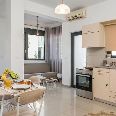 Athina's Flat On The Sea *