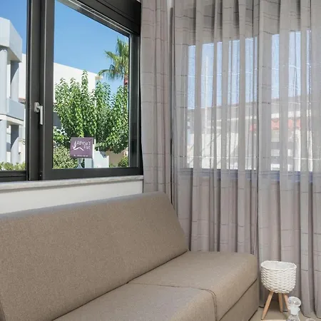 Athina's Flat On The Sea * Aγία Μαρίνα
